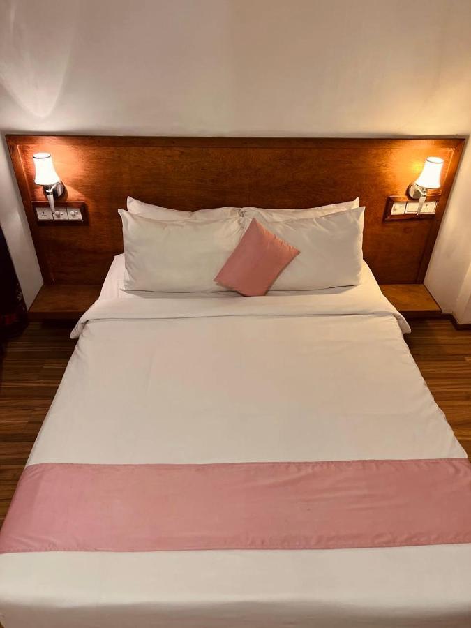Pearlshine Retreat Maldives Hotel Gulhi Exterior foto