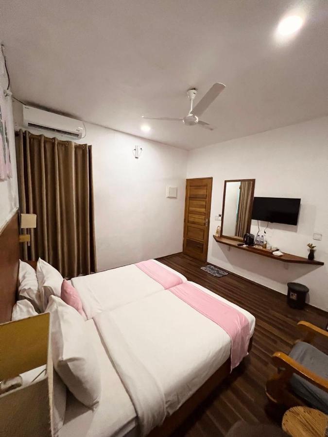 Pearlshine Retreat Maldives Hotel Gulhi Exterior foto