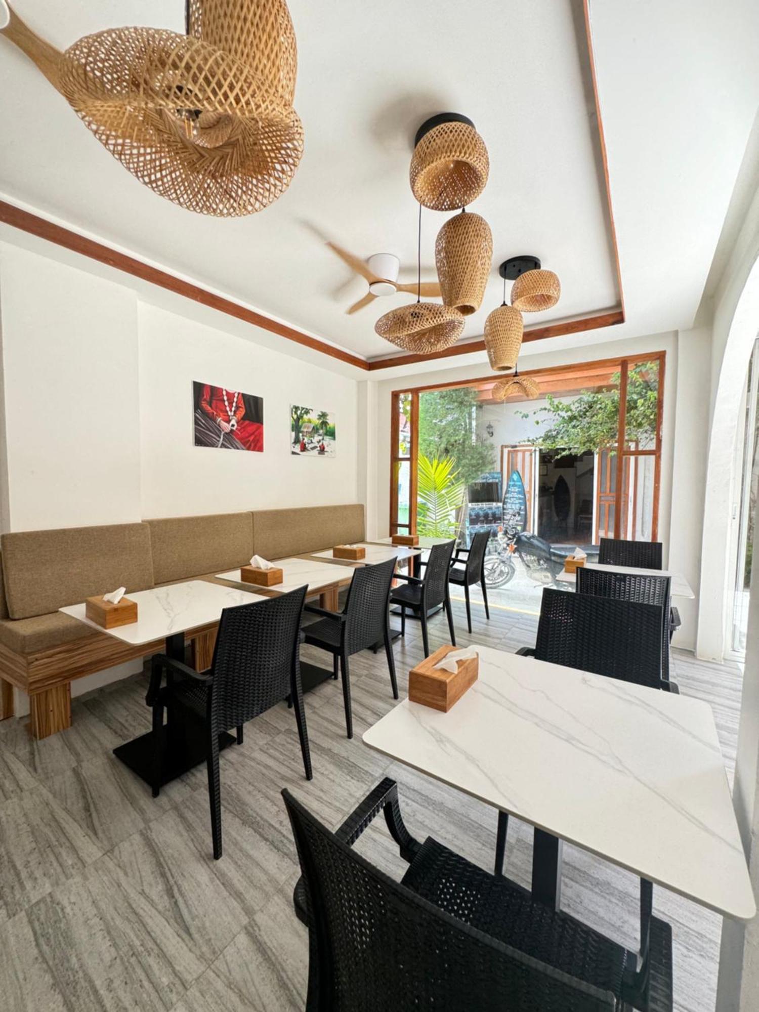 Pearlshine Retreat Maldives Hotel Gulhi Exterior foto